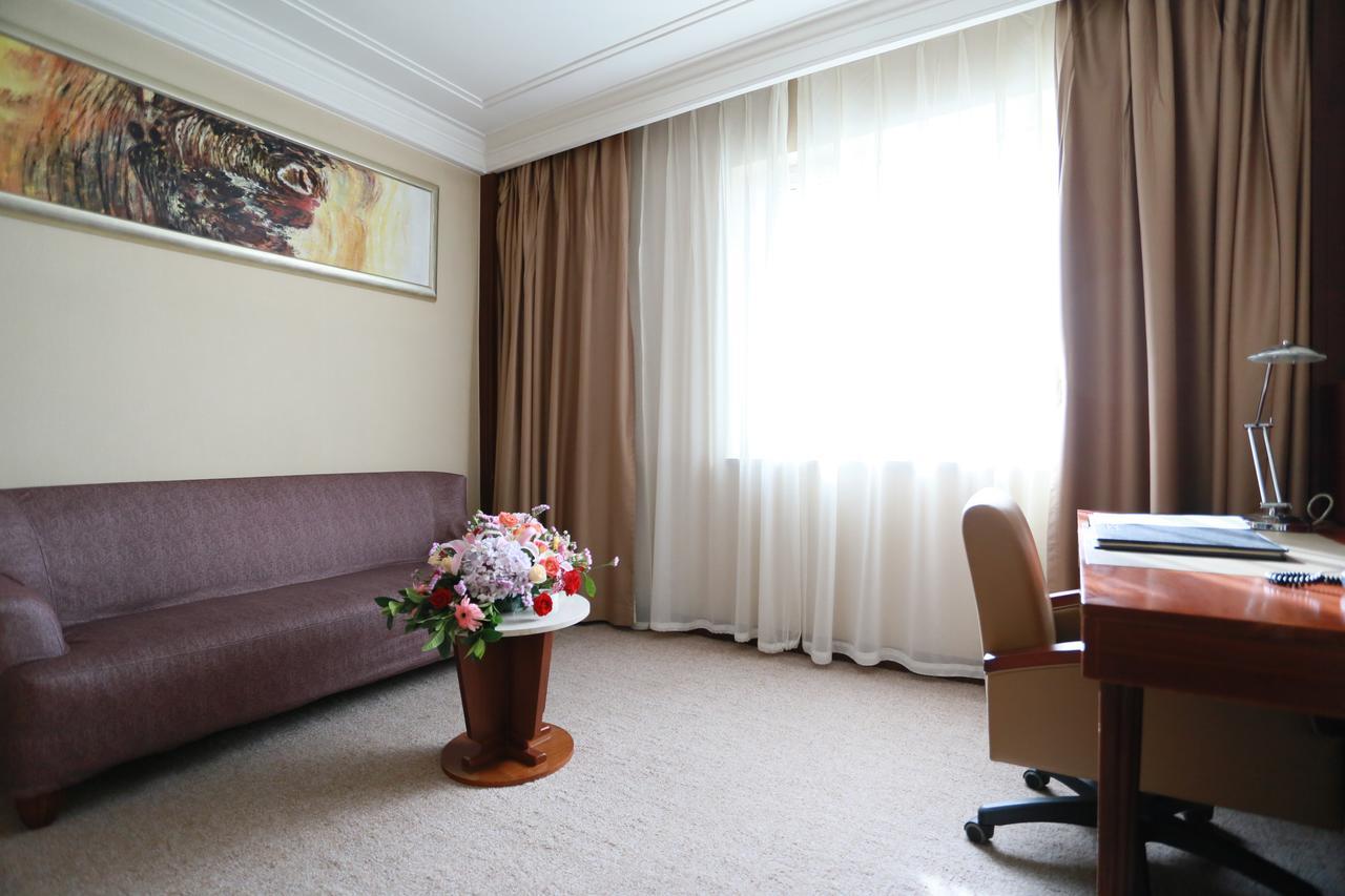 San Want Hotel Hszining Kültér fotó